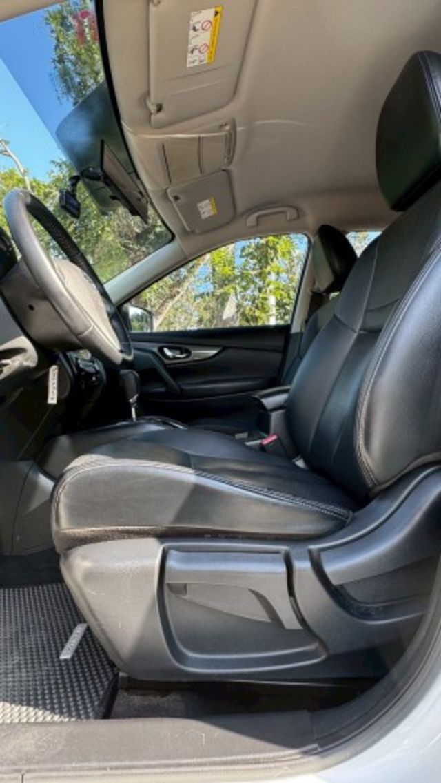 NISSAN X-TRAIL/倒車顯影/抬頭顯示器/循跡防滑/雙區恆溫空調/後座出風口/電動後視鏡  第16張相片