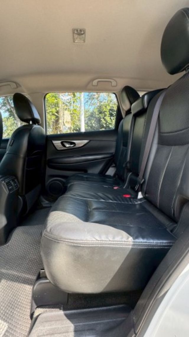 NISSAN X-TRAIL/倒車顯影/抬頭顯示器/循跡防滑/雙區恆溫空調/後座出風口/電動後視鏡  第17張相片