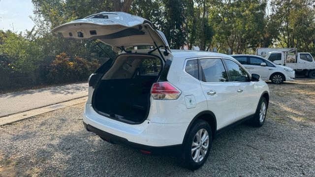 NISSAN X-TRAIL/倒車顯影/抬頭顯示器/循跡防滑/雙區恆溫空調/後座出風口/電動後視鏡  第19張相片