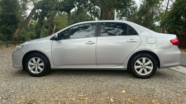 TOYOTA ALTIS/倒車顯影/胎壓偵測/恆溫空調/電動後視鏡  第8張相片