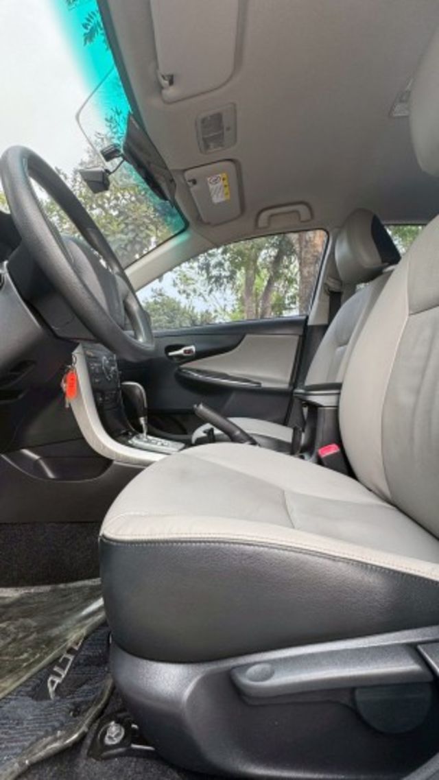 TOYOTA ALTIS/倒車顯影/胎壓偵測/恆溫空調/電動後視鏡  第13張相片