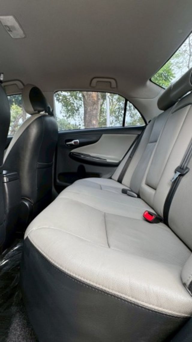 TOYOTA ALTIS/倒車顯影/胎壓偵測/恆溫空調/電動後視鏡  第14張相片