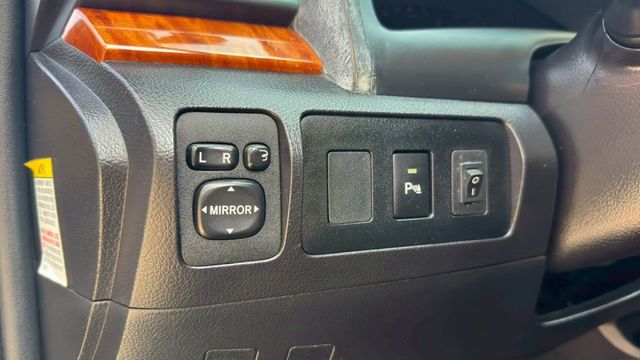 TOYOTA CAMRY/倒車顯影/雙區恆溫空調/電動後視鏡/後座出風口  第12張相片