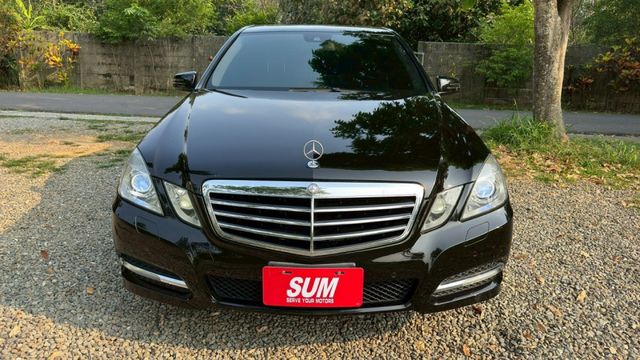 BENZ E200/倒車顯影/雙前電動座椅/天窗/雙區恆溫空調  第3張相片
