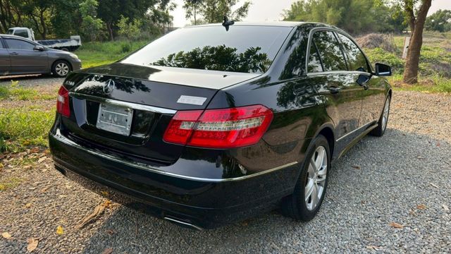 BENZ E200/倒車顯影/雙前電動座椅/天窗/雙區恆溫空調  第5張相片