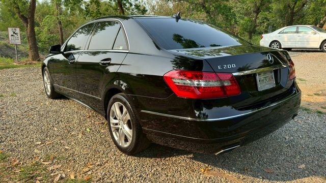 BENZ E200/倒車顯影/雙前電動座椅/天窗/雙區恆溫空調  第7張相片