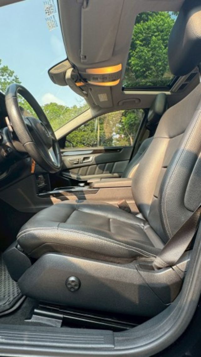 BENZ E200/倒車顯影/雙前電動座椅/天窗/雙區恆溫空調  第13張相片