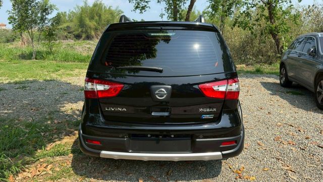 NISSAN LIVINA/倒車顯影/後座6/4分離/掀背車  第6張相片