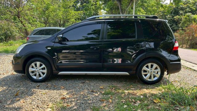 NISSAN LIVINA/倒車顯影/後座6/4分離/掀背車  第8張相片