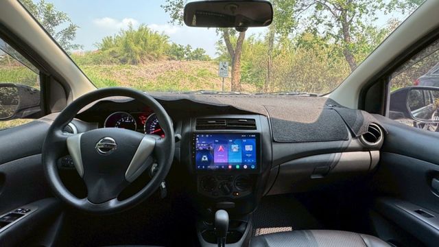 NISSAN LIVINA/倒車顯影/後座6/4分離/掀背車  第9張相片