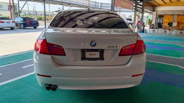BMW 528i/I-KEY/倒車顯影/盲點偵測/天窗/雙前電動座椅/怠速熄火/雙前加熱座椅/定速  第6張相片