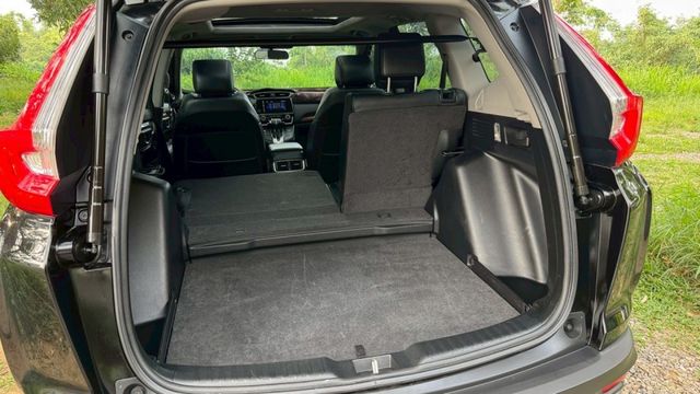 HONDA CRV/I-KEY/倒車顯影/跟車系統/電尾門/電動座椅/循跡防滑/自動緊急煞車系統/全景天窗  第18張相片