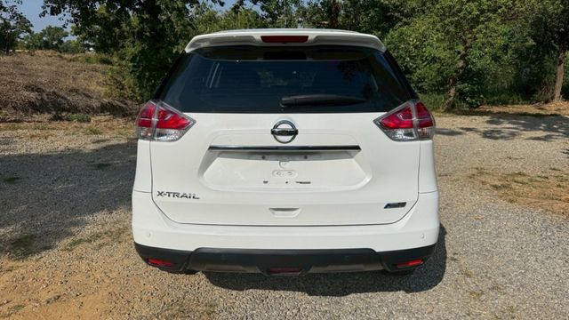 NISSAN X-TRAIL/倒車顯影/抬頭顯示器/循跡防滑/雙區恆溫空調/後座出風口/電動後視鏡  第7張相片