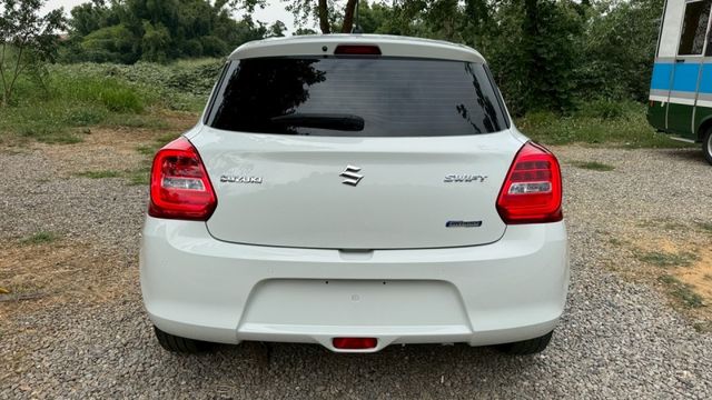 SUZUKI SWIFT/I-KEY/跟車系統/倒車顯影/怠速熄火/循跡防滑/盲點偵測/自動緊急煞車系統  第6張相片