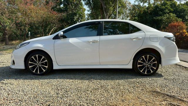 TOYOTA ALTIS/I-KEY/倒車顯影/盲點偵測/循跡防滑/定速/摸門/抬頭顯示器/電動後視鏡  第8張相片
