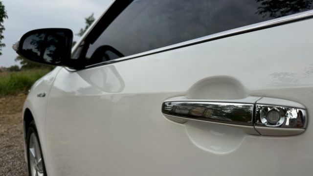 TOYOTA CAMRY/油電/I-KEY/倒車顯影/電動座椅/抬顯/定速/天窗/胎壓偵測/循跡防滑  第9張相片