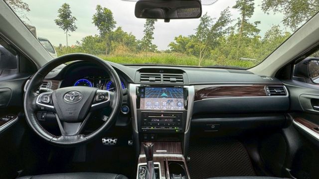 TOYOTA CAMRY/油電/I-KEY/倒車顯影/電動座椅/抬顯/定速/天窗/胎壓偵測/循跡防滑  第10張相片