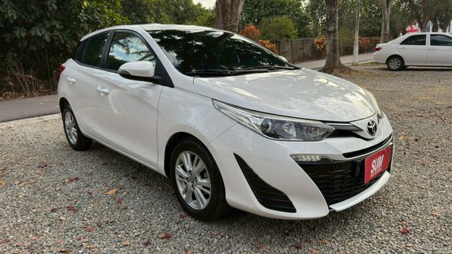 TOYOTA YARIS/循跡防滑/電動後視鏡/日行燈  第4張相片