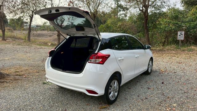TOYOTA YARIS/循跡防滑/電動後視鏡/日行燈  第17張相片