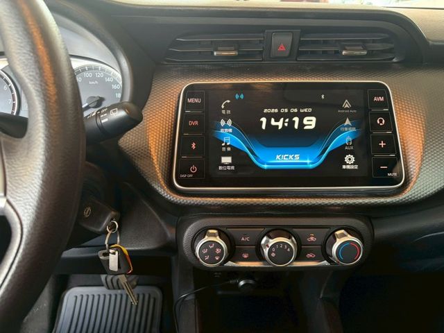 NISSAN KICKS/ABS/倒車顯影/鋁圈  第7張相片