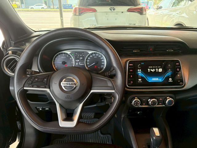NISSAN KICKS/ABS/倒車顯影/鋁圈  第8張相片