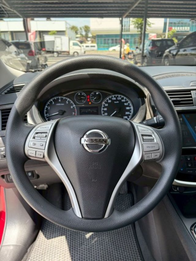 NISSAN TIIDA/原鈑件/定速/免鑰匙啟動/雙區恆溫空調  第7張相片