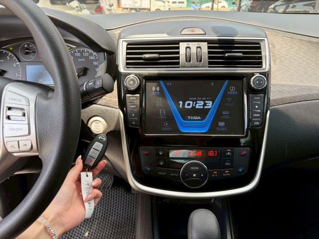 NISSAN TIIDA/原鈑件/定速/免鑰匙啟動/雙區恆溫空調  第8張相片