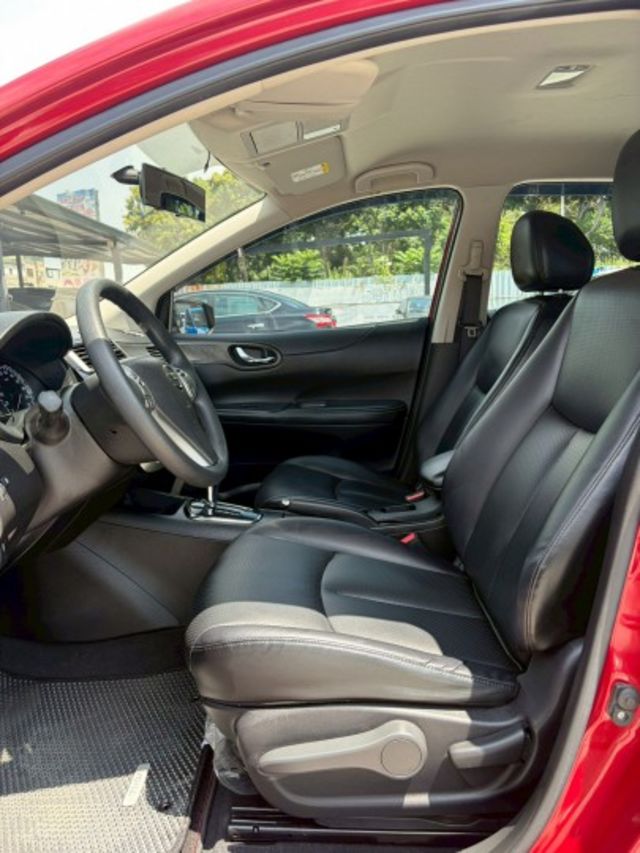 NISSAN TIIDA/原鈑件/定速/免鑰匙啟動/雙區恆溫空調  第10張相片