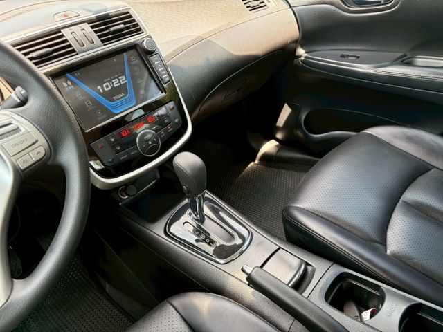 NISSAN TIIDA/原鈑件/定速/免鑰匙啟動/雙區恆溫空調  第13張相片