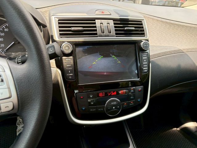 NISSAN TIIDA/原鈑件/定速/免鑰匙啟動/雙區恆溫空調  第14張相片