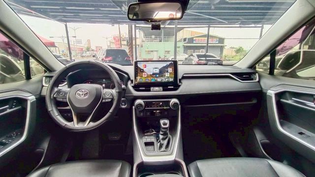 TOYOTA RAV4/ I-KEY/電動尾門/環景/ACC跟車  第7張相片