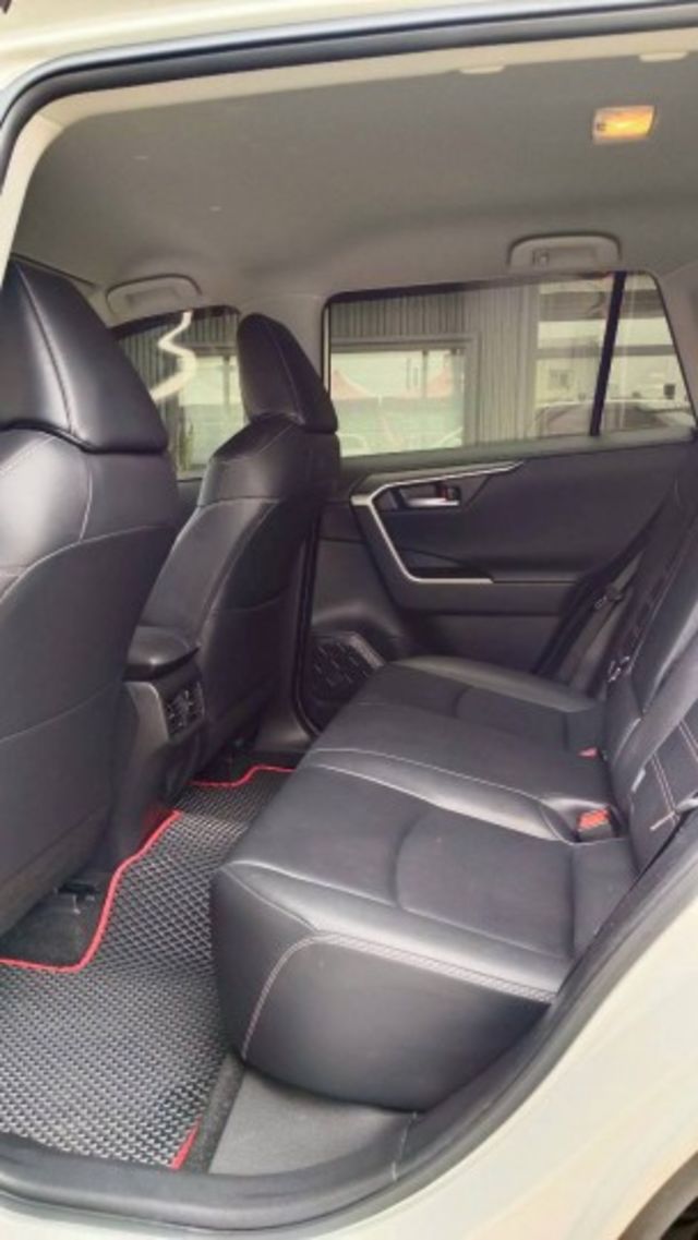 TOYOTA RAV4/ I-KEY/電動尾門/環景/ACC跟車  第12張相片
