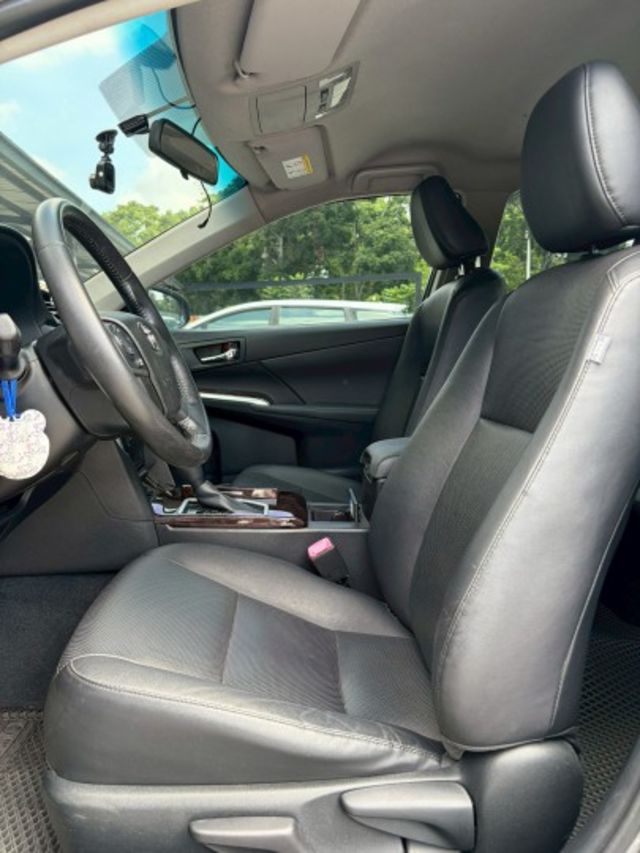 TOYOTA CAMRY/一鍵啟動/倒車顯影/定速/導航  第10張相片