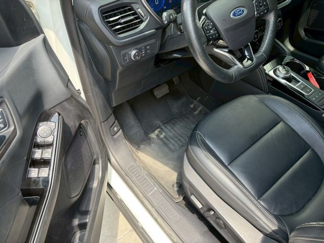 FORD KUGA/原鈑件/ACC跟車/360環景/行車紀錄器/導航  第13張相片