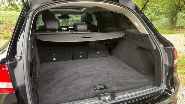 BENZ GLC300/原鈑件/電尾門/柏林之音/雙前電動加熱座椅/盲點  第18張相片
