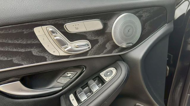 BENZ GLC300/原鈑件/電尾門/柏林之音/雙前電動加熱座椅/盲點  第19張相片