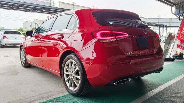 BENZ A200/倒車顯影/原鈑件/定速/雙10.25吋寬螢幕  第6張相片