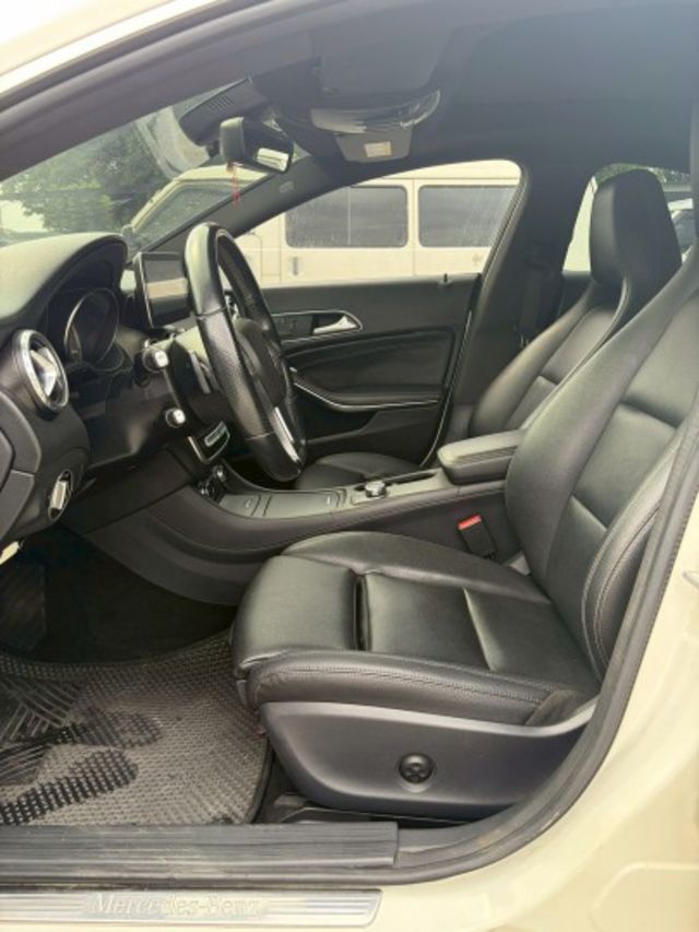 BENZ CLA250/可認證/AMG套件/倒車顯影/雙前電動記憶座椅  第10張相片