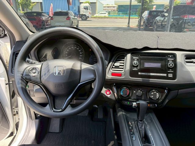 HONDA HRV/摸門/一鍵啟動/胎壓偵測器/循跡防滑/行車前後錄  第8張相片
