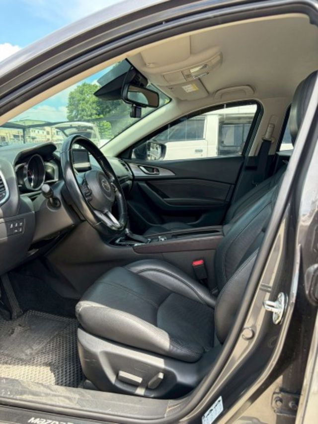 MAZDA3/原鈑件/旗艦版/ACC跟車/抬頭顯示器/盲點  第9張相片