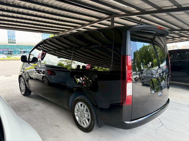 HYUNDAI STARIA/原鈑件/ACC跟車/數位儀表/一鍵啟動/電動座椅/倒車顯影  第4張相片