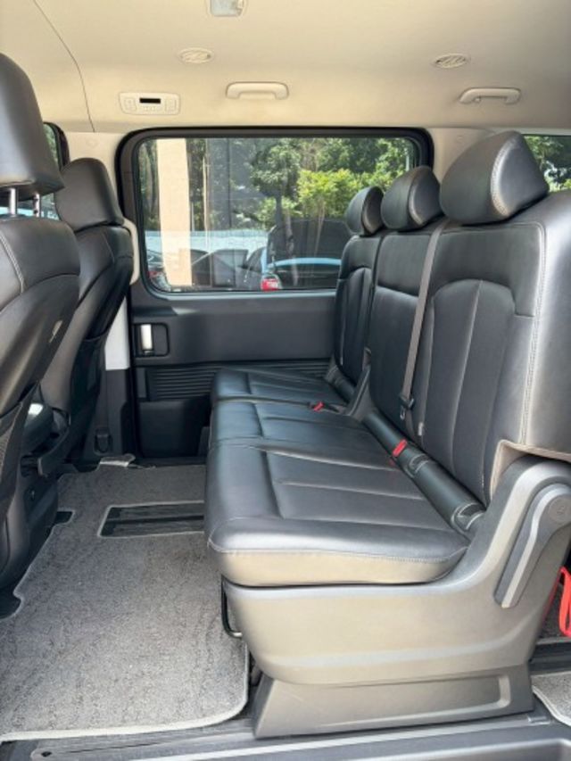 HYUNDAI STARIA/原鈑件/ACC跟車/數位儀表/一鍵啟動/電動座椅/倒車顯影  第11張相片