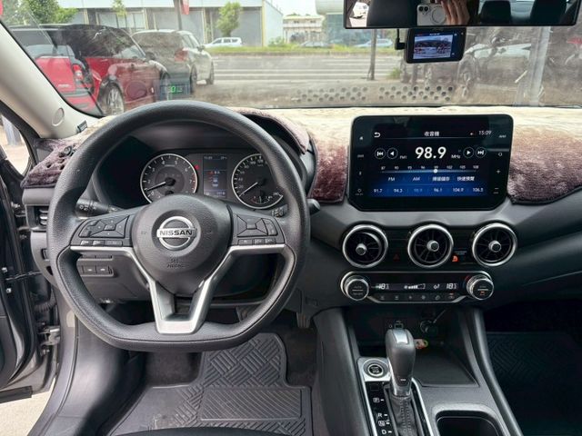 NISSAN SENTRA/原鈑件/ACC跟車/360度環景/一鍵啟動/雙區恆溫空調  第8張相片