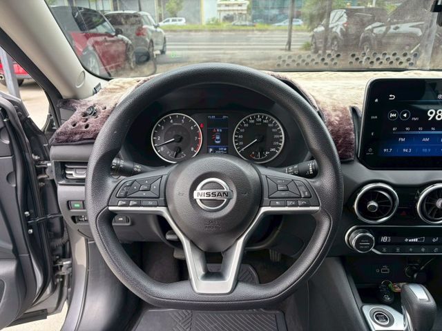 NISSAN SENTRA/原鈑件/ACC跟車/360度環景/一鍵啟動/雙區恆溫空調  第9張相片