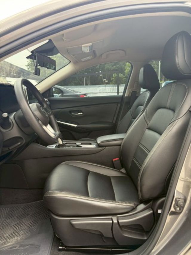 NISSAN SENTRA/原鈑件/ACC跟車/360度環景/一鍵啟動/雙區恆溫空調  第12張相片