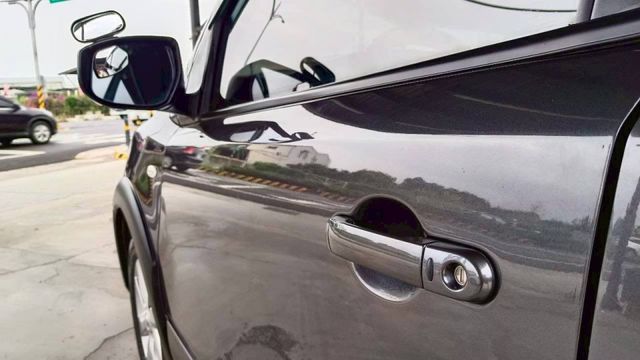 NISSAN LIVINA/原鈑件/倒車顯影/導航/摸門/行車紀錄器/抬頭顯示器  第8張相片