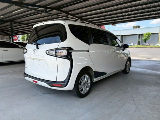 TOYOTA SIENTA/五人座/側滑門/一鍵啟動/碰撞警示/車道偏移警示  第6張相片