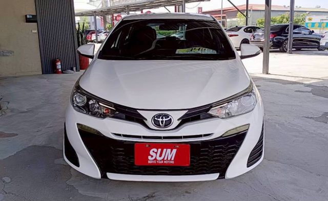 TOYOTA YARIS/可認證/倒車雷達/防滑循跡/黑頂棚  第2張相片
