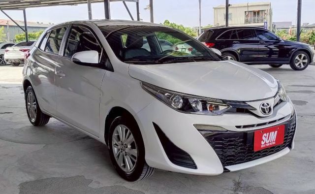 TOYOTA YARIS/可認證/倒車雷達/防滑循跡/黑頂棚  第3張相片