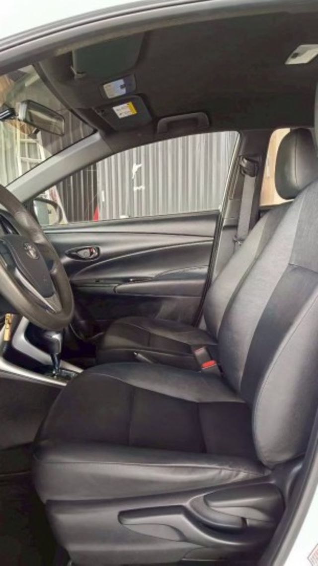 TOYOTA YARIS/可認證/倒車雷達/防滑循跡/黑頂棚  第12張相片